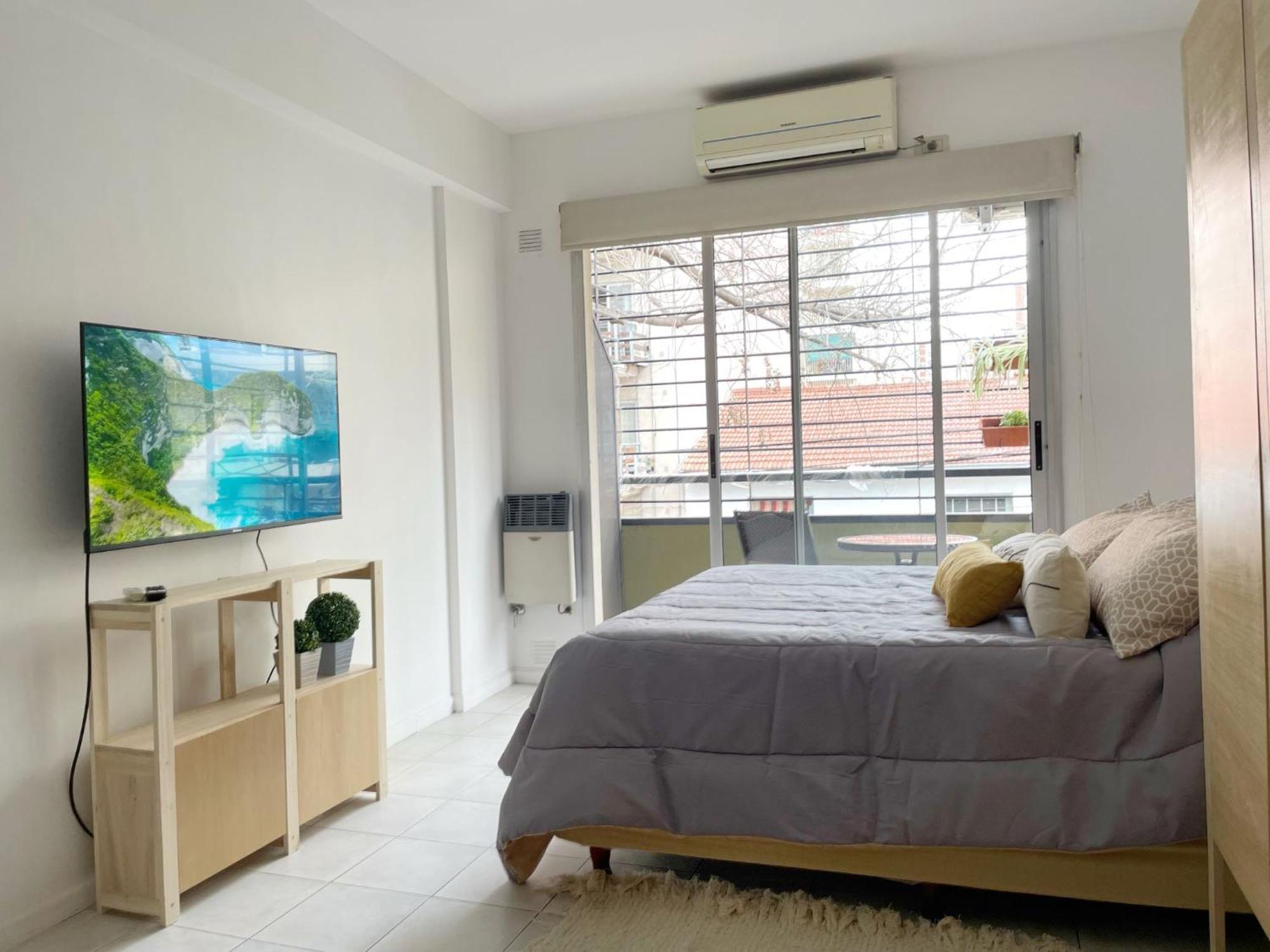 Movistar Arena - Departamento Moderno, Comodo, Luminoso - Hasta 3 Huespedes - Crespo * Buenos Aires